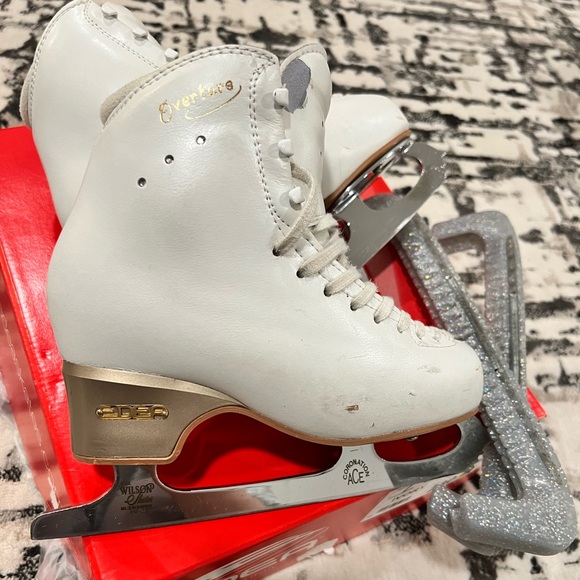 EDEA OVERTURE 230B - Picture 1 of 8